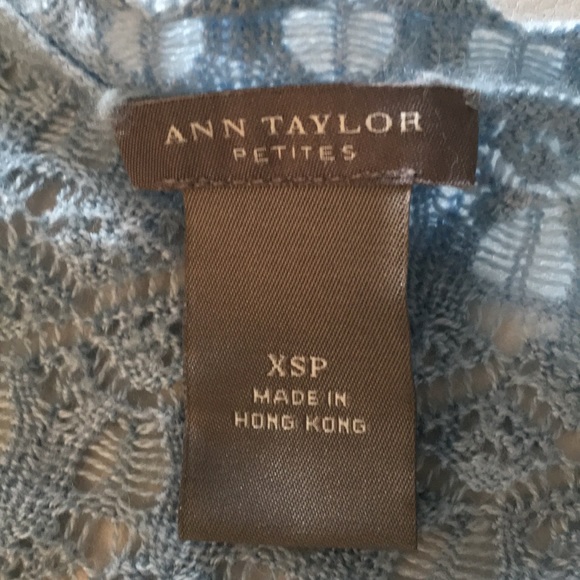 Ann Taylor open weave fitted Deep V sweater top - Picture 7 of 7